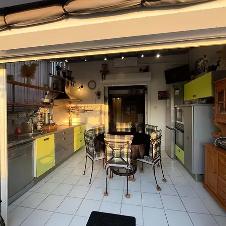 Maison 8 Personnes Au Bord De L'etang