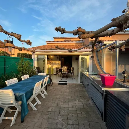 Maison 8 Personnes Au Bord De L'etang Ле Баркарес