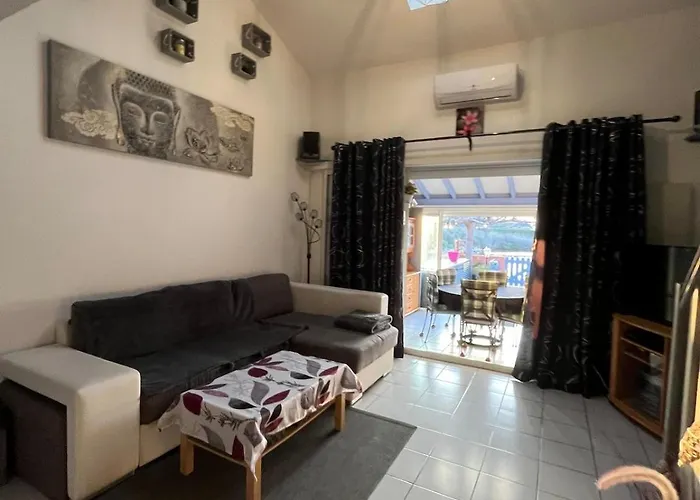 Maison 8 Personnes Au Bord De L'etang