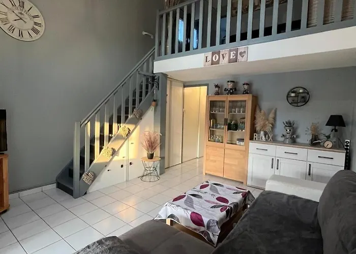 Maison 8 Personnes Au Bord De L'etang 펜션 *